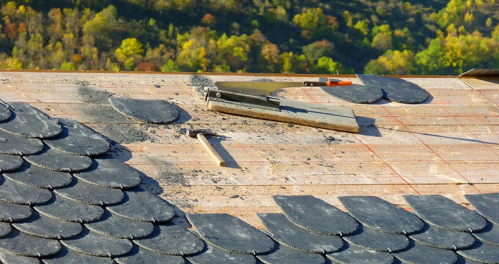 Slate Roofers near me – types and installation process of slate roofing
